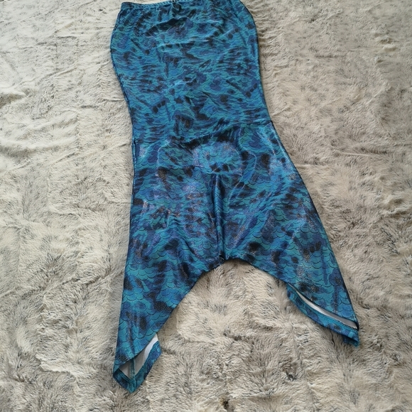 Girls Mermaid Skirt With Tail - Picture 7 of 15